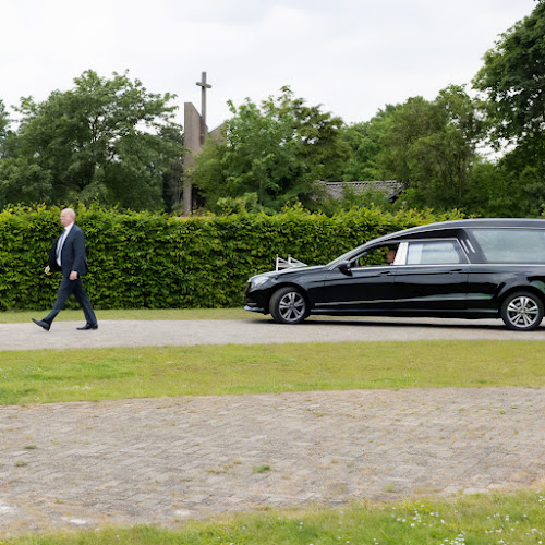 Noach Uitvaartzorg in Dronten | Uitvaartverzorger | Vind passende begeleiding