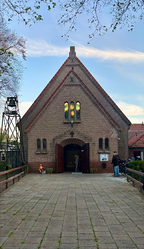 O.L.V. Koningin van de Vrede kerk in Weiteveen | Uitvaartonderneming | Transparant en eerlijk