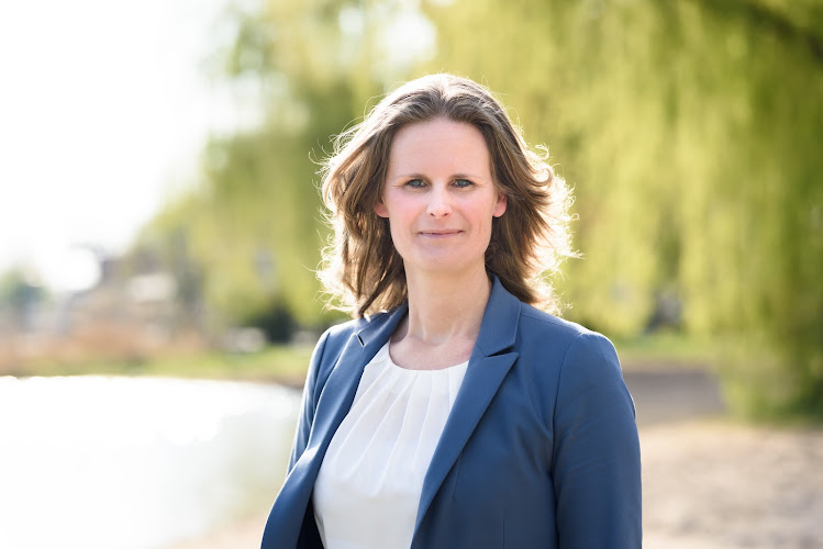 Philia Uitvaartbegeleiding in Zuid-Beijerland | Uitvaartonderneming | Vind passende begeleiding