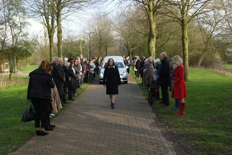 Purper Uitvaartzorg in Almere | Uitvaartzorg | Transparante dienstverlening