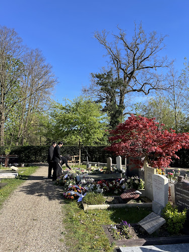 Regentesse uitvaartverzorging in Amsterdam | Uitvaartonderneming | Uw gids voor uitvaarten