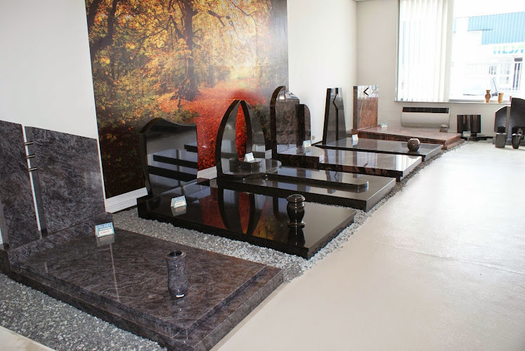 Reijnen Monumenten in Born | Uitvaartbegeleider | Onafhankelijk vergelijker