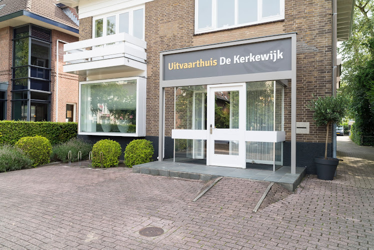 Rijksen Uitvaartzorg Vallei & Rijn in Veenendaal | Begrafenisverzorging | Keuzehulp uitvaartzorg