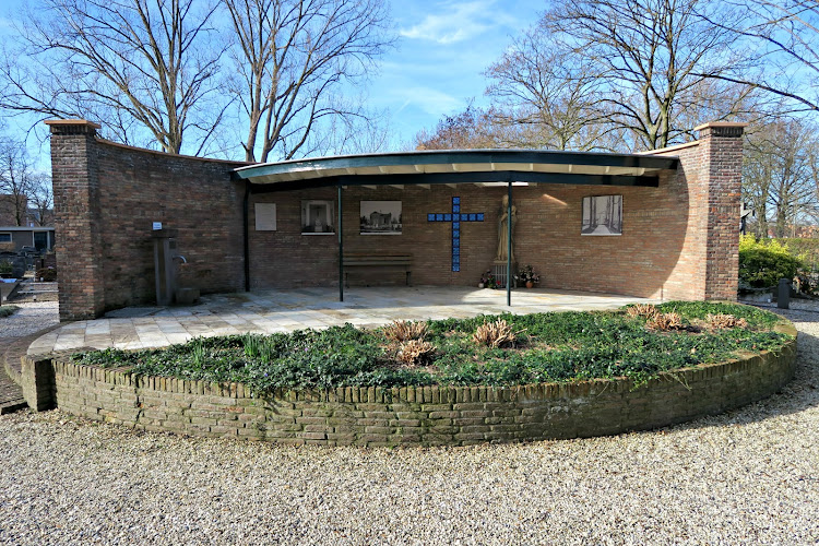 Rk Begraafplaats "Hoge Wal" in Woerden | Uitvaartzorg | Bespaar door transparantie