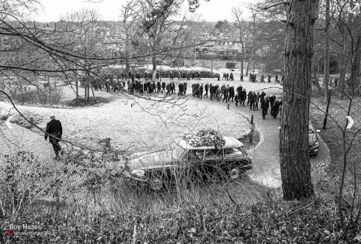 Rondom Leven & Dood uitvaartverzorging in Nieuwersluis | Uitvaartbegeleider | Uw zorggids in de regio