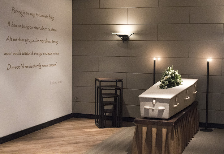 Rouwcentrum de Palm in Rotterdam | Uitvaartbegeleider | Vergelijk tarieven