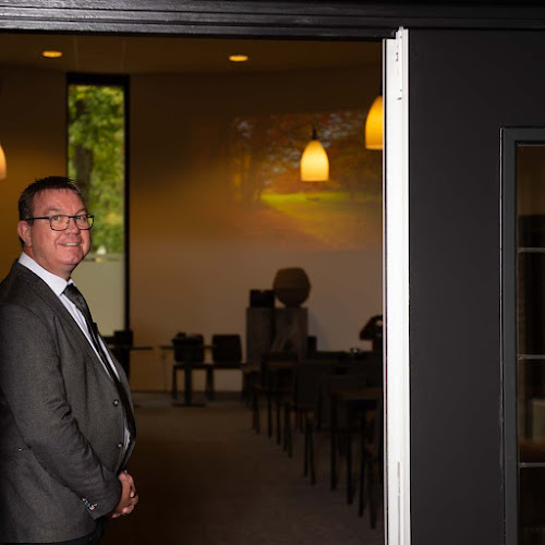 Rouwhuys Wevers in Opheusden | Uitvaartbegeleider | Vergelijk eerlijk