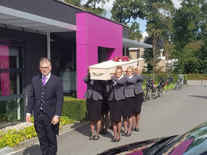 Uitvaartvervoer in Harkema | Uitvaartbegeleider | Keuzehulp uitvaartzorg
