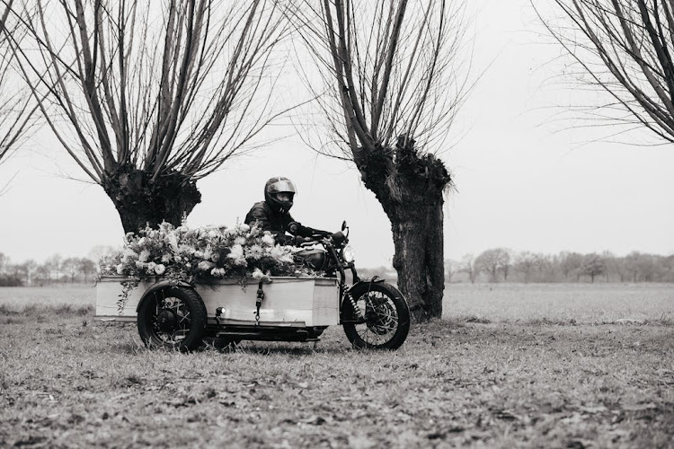Sarieke Haken (Afscheids)fotografie in Alkmaar | Uitvaartzorg | Vergelijk zorg & tarieven
