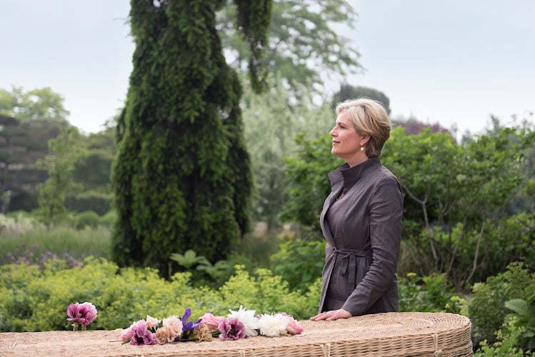 Sereen Uitvaartbegeleiding in Rotterdam | Uitvaartbegeleider | Transparant en eerlijk