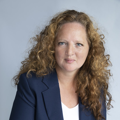 Sigrid Uitvaartbegeleiding in Zoetermeer | Afscheidsbegeleider | Transparante dienstverlening