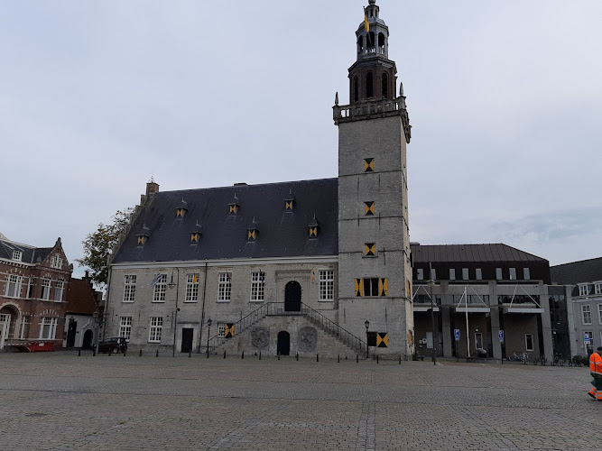 Sint-Willibrordusbasiliek in Hulst | Uitvaartverzorger | Bespaar door transparantie