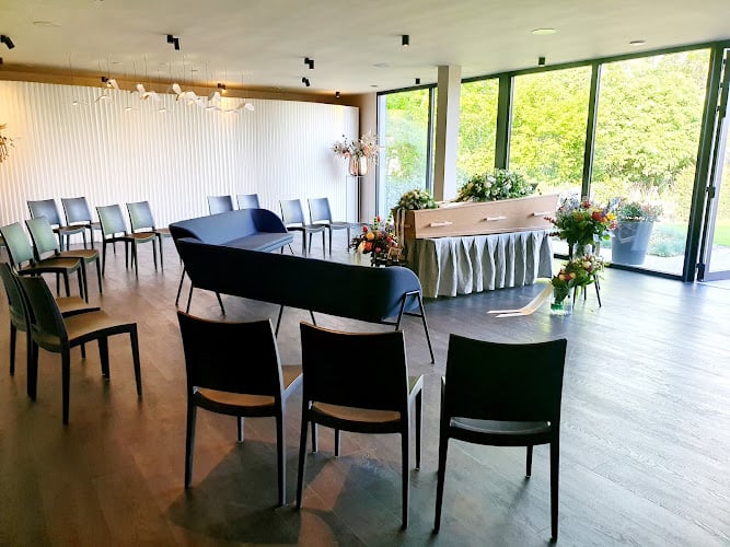 Smeets Uitvaartverzorging in Valkenburg | Afscheidsbegeleider | Transparant en eerlijk