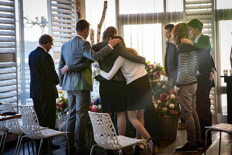 Stil Afscheid - Uitvaart- en afscheidsfotografie in Tilburg | Uitvaartbegeleider | Transparante dienstverlening