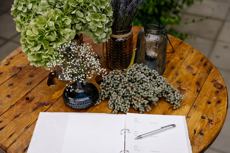 TaVa Uitvaartbegeleiding in Nieuwerkerk aan den IJssel | Uitvaartbegeleider | Vind passende begeleiding