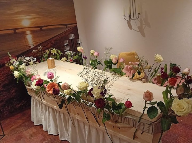 Tollenaar Uitvaartzorg in Colijnsplaat | Uitvaartbegeleider | Eerlijk en transparant