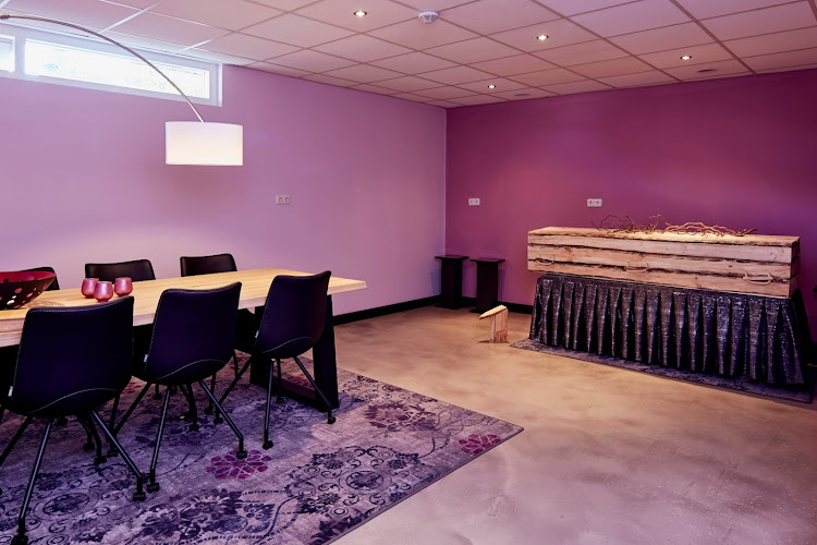 Uitvaart Frits Spierings in Helmond | Uitvaartzorg | Vergelijk tarieven