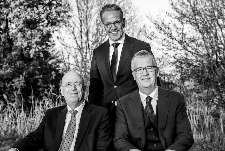 Uitvaart Nunspeet - Sluijmer & Van Olst | Uitvaartonderneming | Eerlijk en transparant