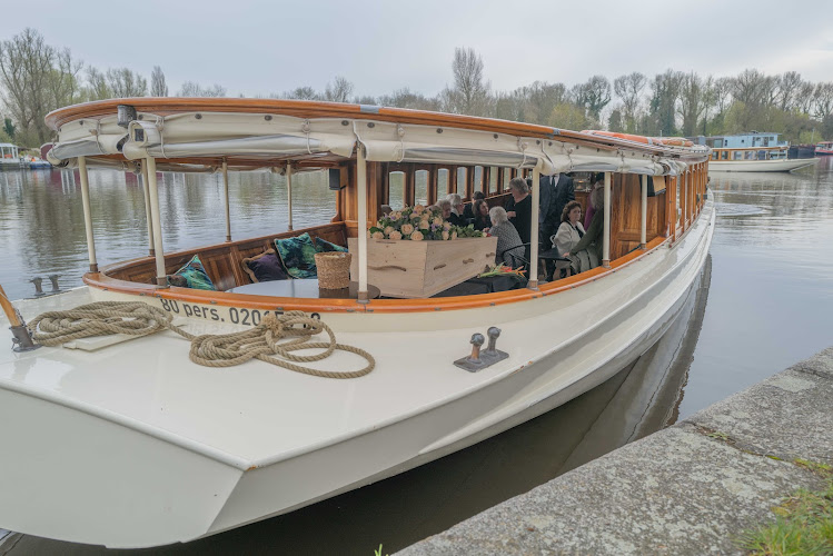 Uitvaart per boot in Muiden | Uitvaartbegeleider | Vergelijk diensten en tarieven