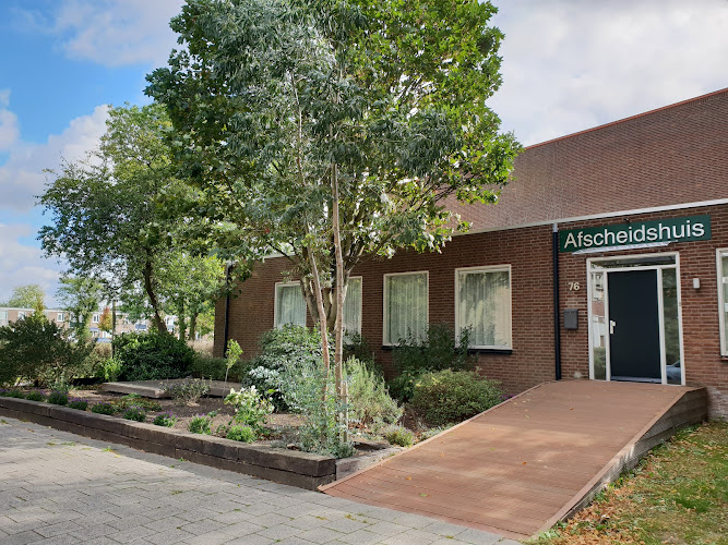 Uitvaartbedrijf Rotterdam - Concept Uitvaart in Hoogvliet Rotterdam | Afscheidsbegeleider | Vergelijk de beste bedrijven