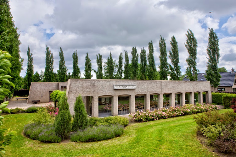 Uitvaartcentrum Beilen | Uitvaartzorg | Wij helpen u kiezen