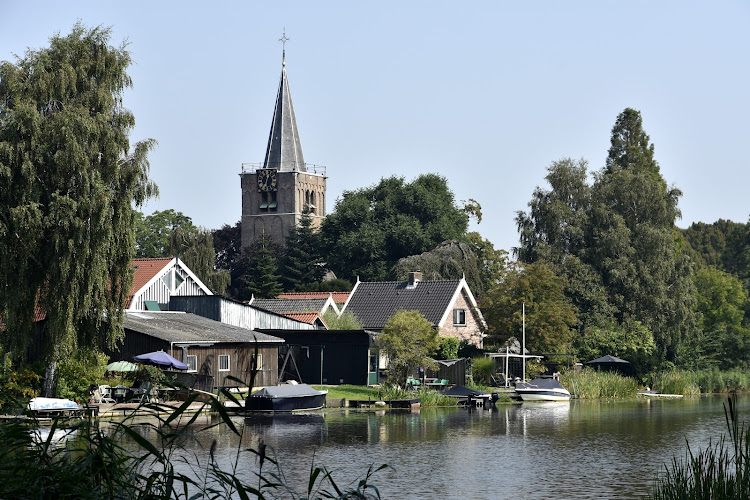 Uitvaartcentrum De Drechtstreek & Timmers in Alblasserdam | Uitvaartbegeleider | Wij helpen u kiezen