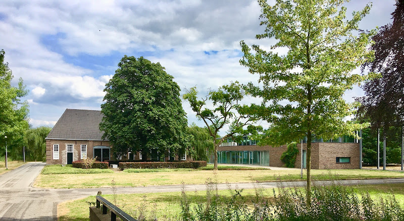 Uitvaartcentrum DELA Kranenburg in Zwolle | Uitvaartzorg | Vergelijk diensten en tarieven