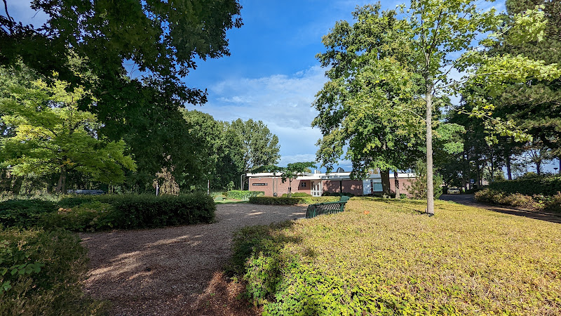 Uitvaartcentrum Kievit in Hellevoetsluis | Uitvaartbegeleider | Vind passende begeleiding