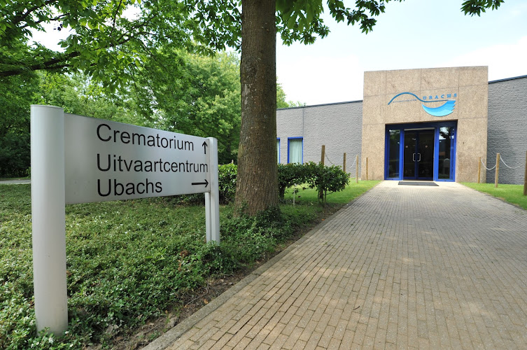 Uitvaartcentrum Ubachs in Geleen | Uitvaartonderneming | Bespaar door transparantie