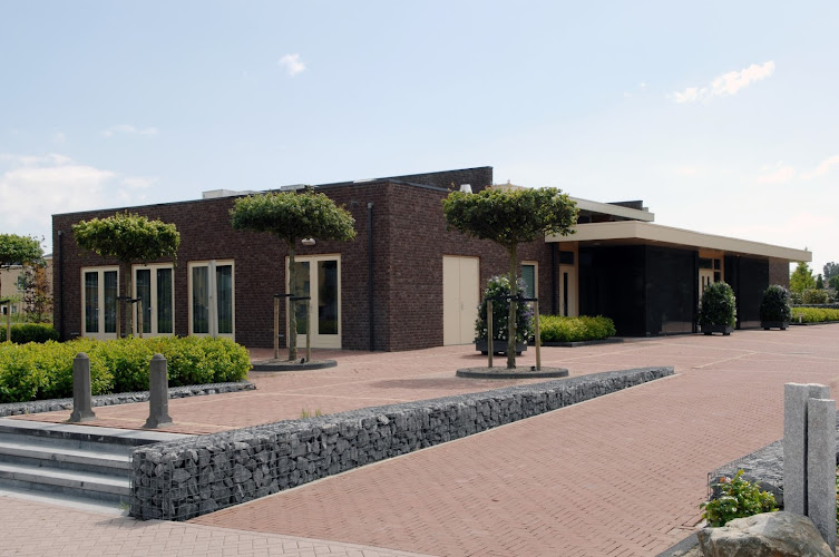 Uitvaartcentrum Woerdtuinen in Naaldwijk | Uitvaartonderneming | Vergelijk en bespaar