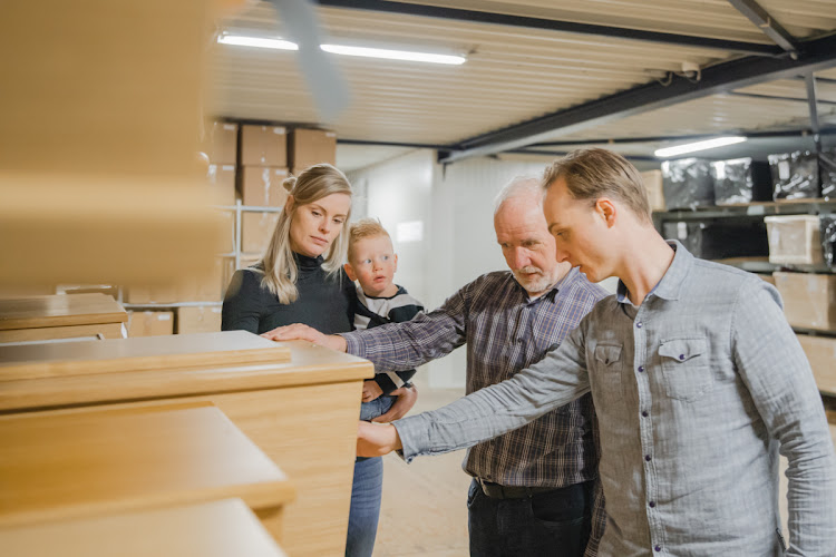 Uitvaartkistspecialist in Veen | Uitvaartzorg | Vergelijk aanbieders in de regio