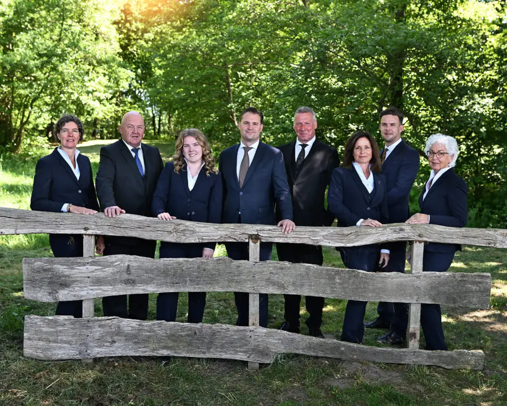 Uitvaartvereniging "De Laatste Eer" Menaldum in Menaam | Uitvaartzorg | Wij helpen u kiezen