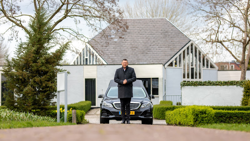 Uitvaartverzorger Almere | Uitvaartzorg | Wij helpen u kiezen