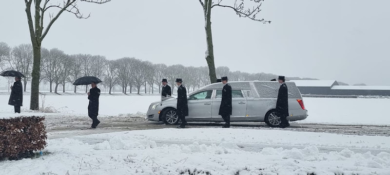 Uitvaartverzorging Baks in Woudrichem | Afscheidsbegeleider | Keuzehulp uitvaartzorg