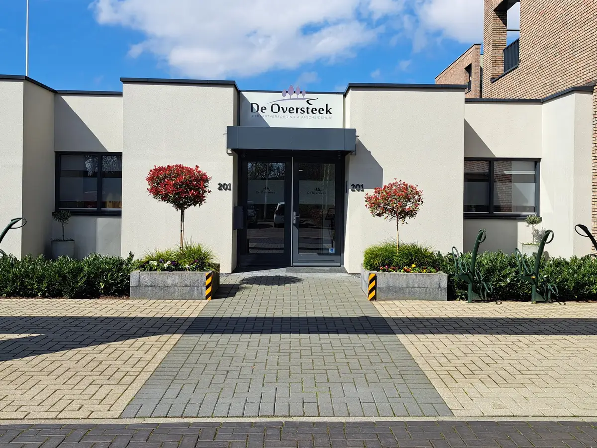 Uitvaartverzorging en Afscheidshuis De Oversteek in Apeldoorn | Uitvaartverzorger | Vind de beste uitvaartondernemer