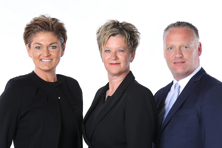 Uitvaartverzorging Pieter Dekker in Middenbeemster | Uitvaartverzorger | Bespaar door transparantie