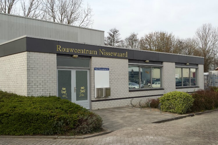 Uitvaartverzorging Van der Boom Spijkenisse in Hoogvliet Rotterdam | Uitvaartcentrum | Uw zorggids in de regio