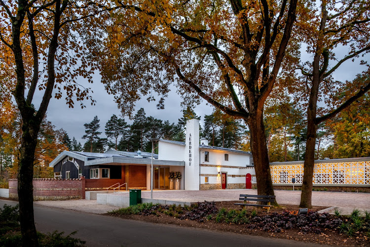 Uitvaartverzorging Van der Laan in Venlo | Uitvaartzorg | Vergelijk zorg & tarieven