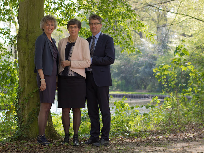 Uitvaartverzorging Van Dijk. in Hasselt | Uitvaartonderneming | Uw zorggids in de regio