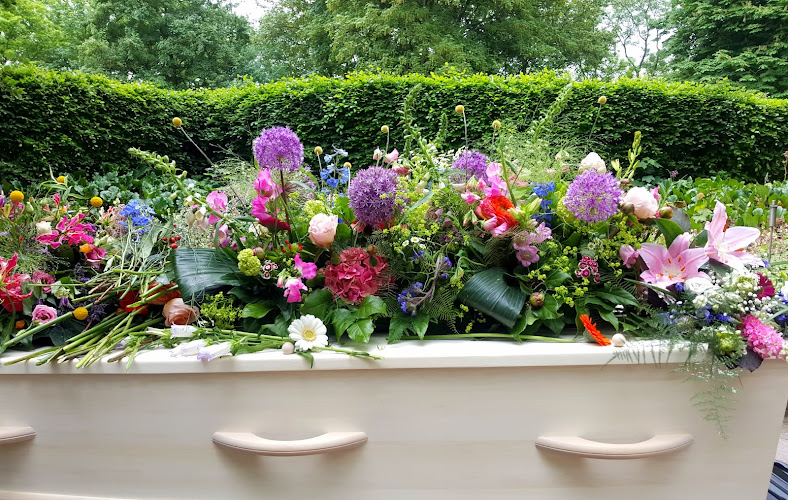 Uitvaartvideo in Rotterdam | Uitvaartverzorger | Wij helpen u kiezen