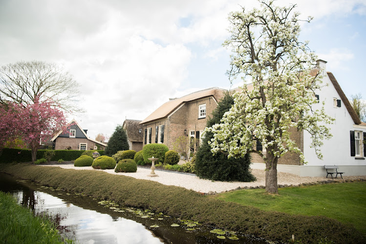 Uitvaartzorg De Hoeve in Bergambacht | Uitvaartonderneming | Vergelijk zorg & tarieven