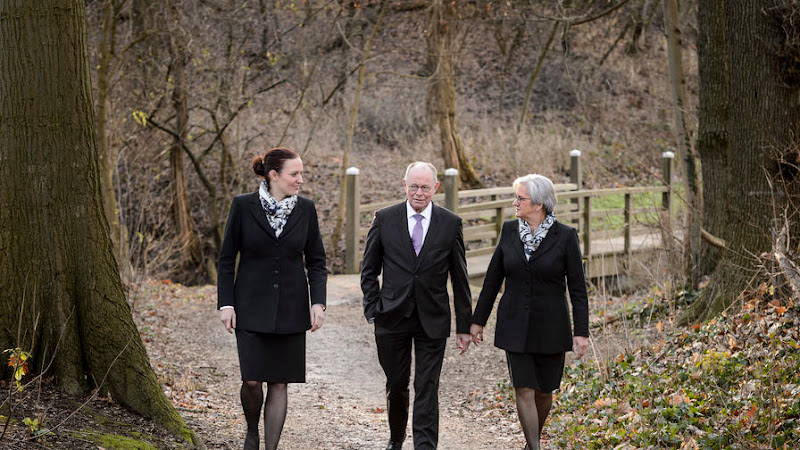 Uitvaartzorg Linne | Uitvaartcentrum | Vind passende begeleiding