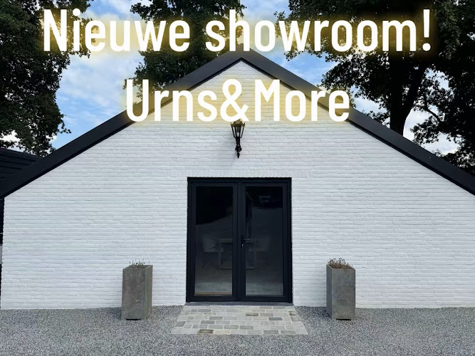 Urns & More in Hulsel | Uitvaartonderneming | Uw keuzehulp