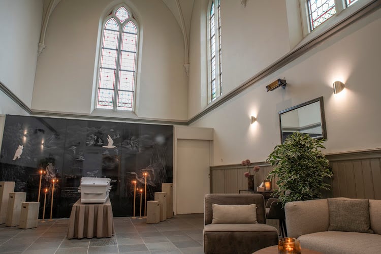 Van de Velde Uitvaart in Vinkeveen | Uitvaartzorg | Vergelijk tarieven