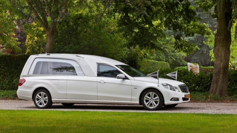 Van den Bogerd Uitvaartverzorging - Bleiswijk | Uitvaartbegeleider | Onafhankelijk vergelijker