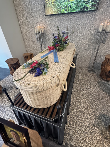 Van der Zijden Uitvaartzorg in Rotterdam | Uitvaartbegeleider | Eerlijke vergelijking