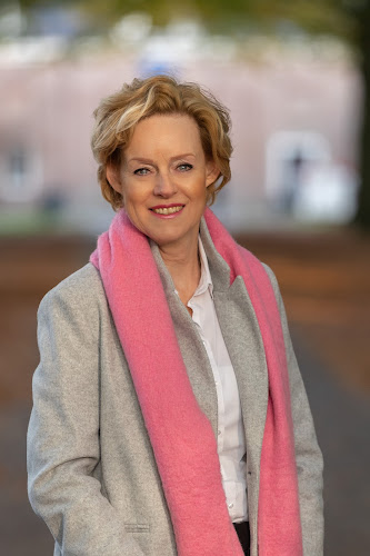 Van Hulst Uitvaartzorg in Voorhout | Uitvaartonderneming | Uw keuzehulp