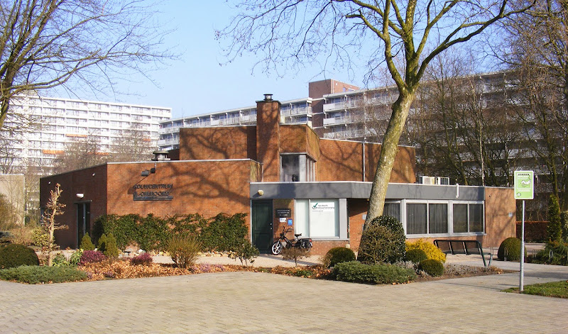 Van Mourik Uitvaartverzorging in Rotterdam | Uitvaartbegeleider | Uw zorggids in de regio