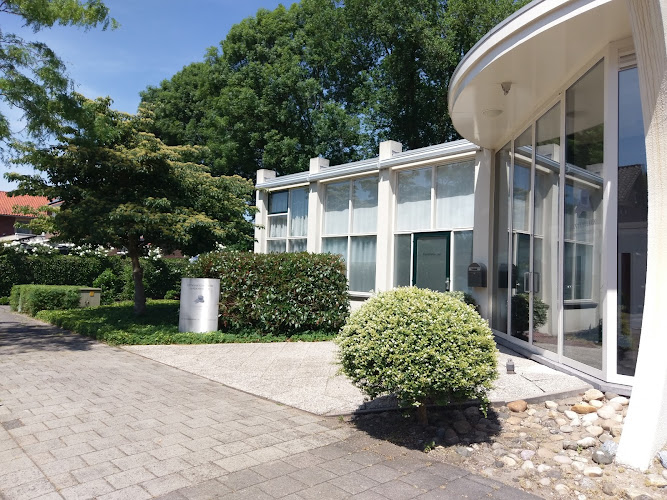 Van Staveren Begrafenisverzorging in Alphen aan den Rijn | Uitvaartverzorger | Eerlijke vergelijking