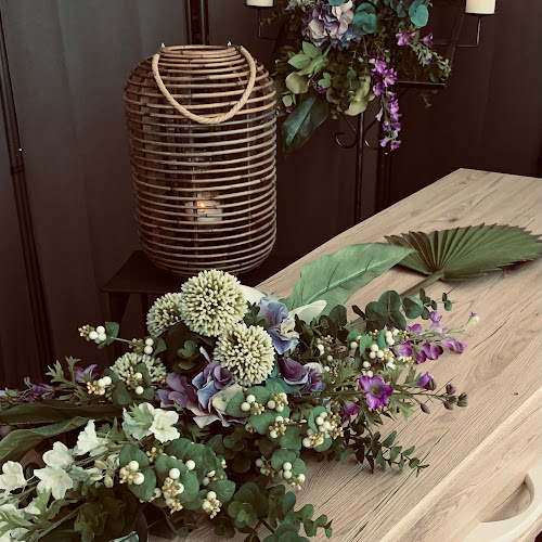 Veer uitvaartondersteuning in Leek | Uitvaartonderneming | Uw zorggids in de regio